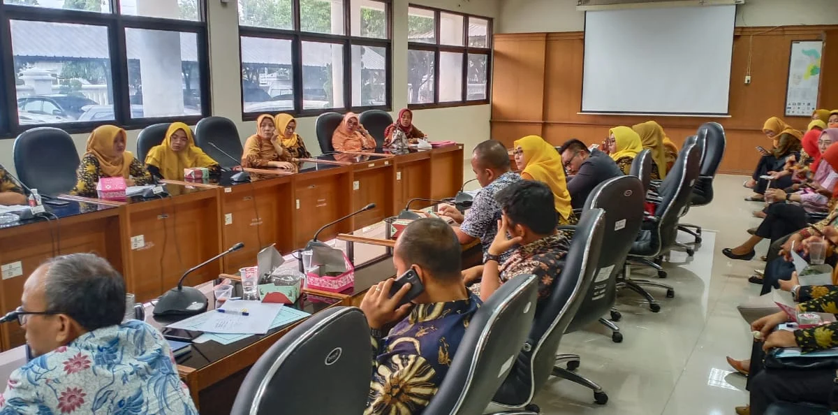 Pemkab Karawang Gantung Status Bidan dan Dokter PTT