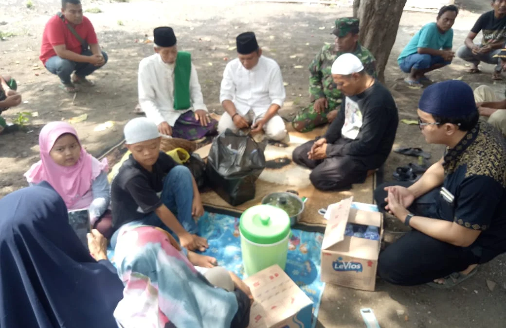 Melihat dari Dekat Aksi Filantropis Warung Sedekah Karawang