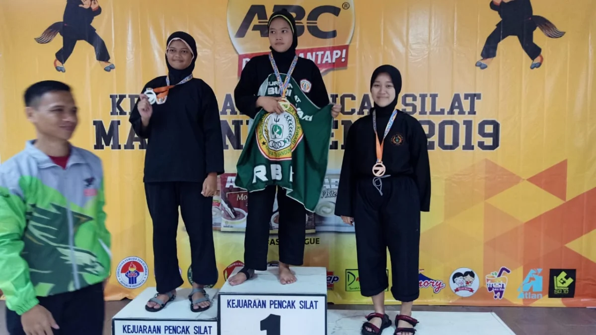 Siswi Smansa Karawang Juara Silat se-Asia Tenggara, Ini Orangnya!