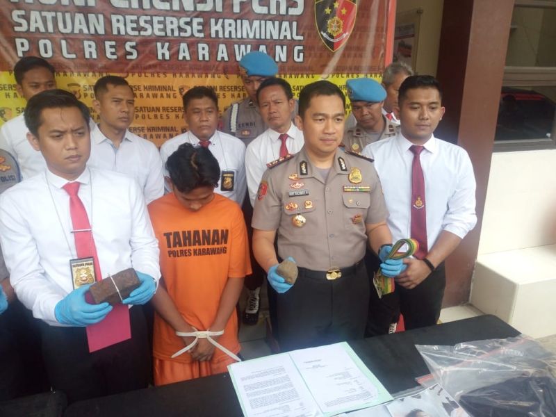 Dibunuh Teman Lantaran Rebutan Lem Aibon