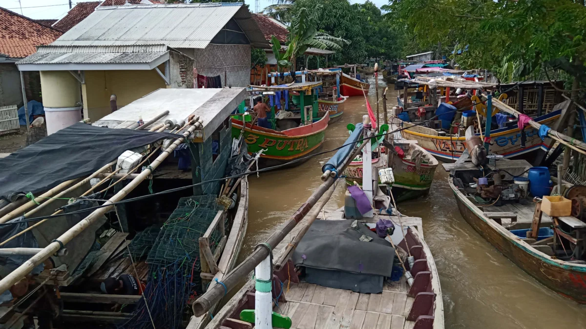 Cuaca Buruk Nelayan Terpuruk Cuaca Buruk Nelayan Terpuruk
