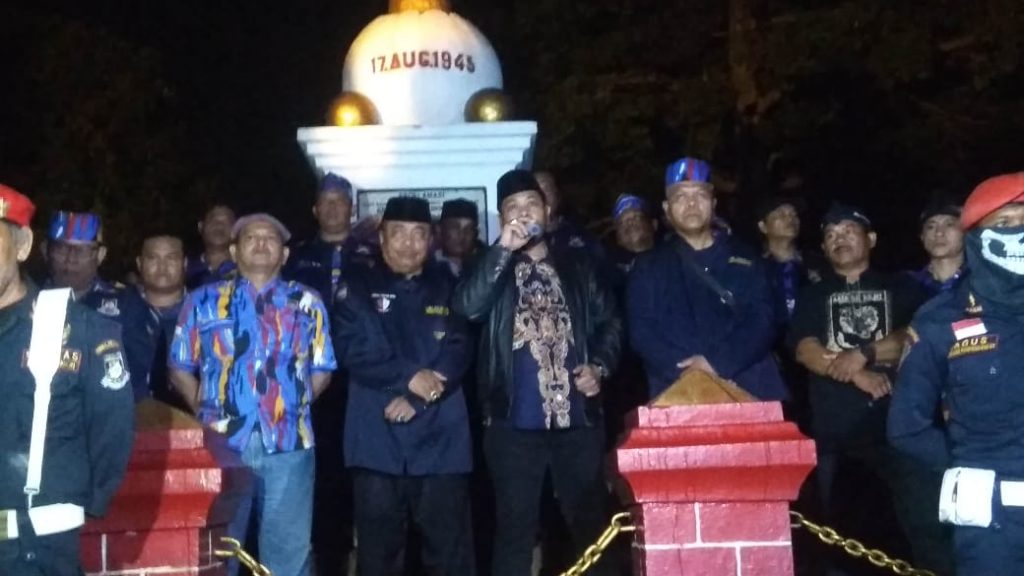 1.000 Pengurus Laskar NKRI Tumplek di Tugu Proklamasi