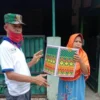 Warga Desa Sirnabaya Terima Bantuan