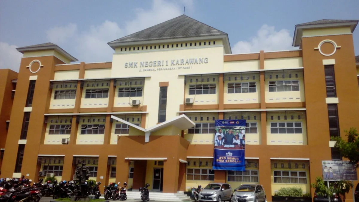 SMKN 1 Karawang Diserbu Ribuan Pendaftar