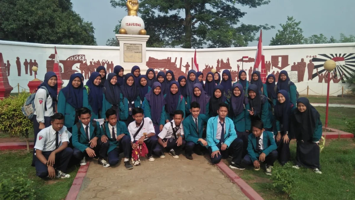 Siswa MTs Al-Hurriyyah Kunjungi Tempat Sejarah