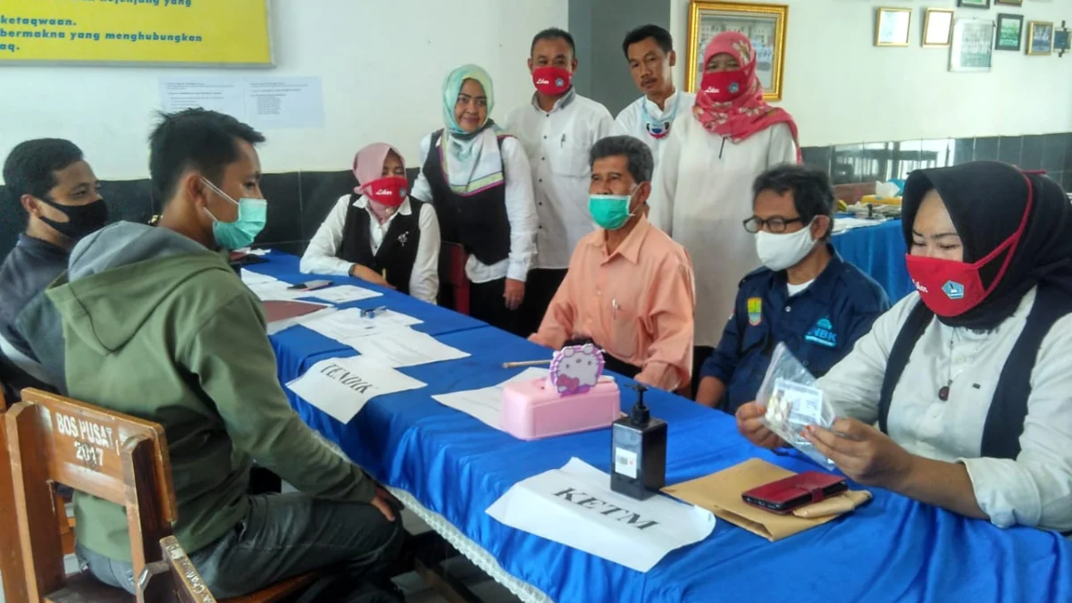 167 Pendaftar Bersaing Masuk SMPN 5 Karawang Barat