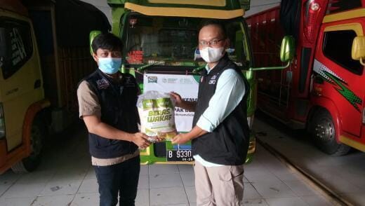 ACT Salurkan 100 Truk Beras, Bantu Korban Gempa di Majene ACT Salurkan 100 Truk Beras, Bantu Korban Gempa di Majene