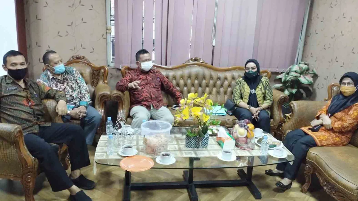 Sri Rahayu Apresiasi Program Kampung KB Karawang Sri Rahayu Apresiasi Program Kampung KB Karawang