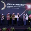 Politik Uang Senjata Petahana