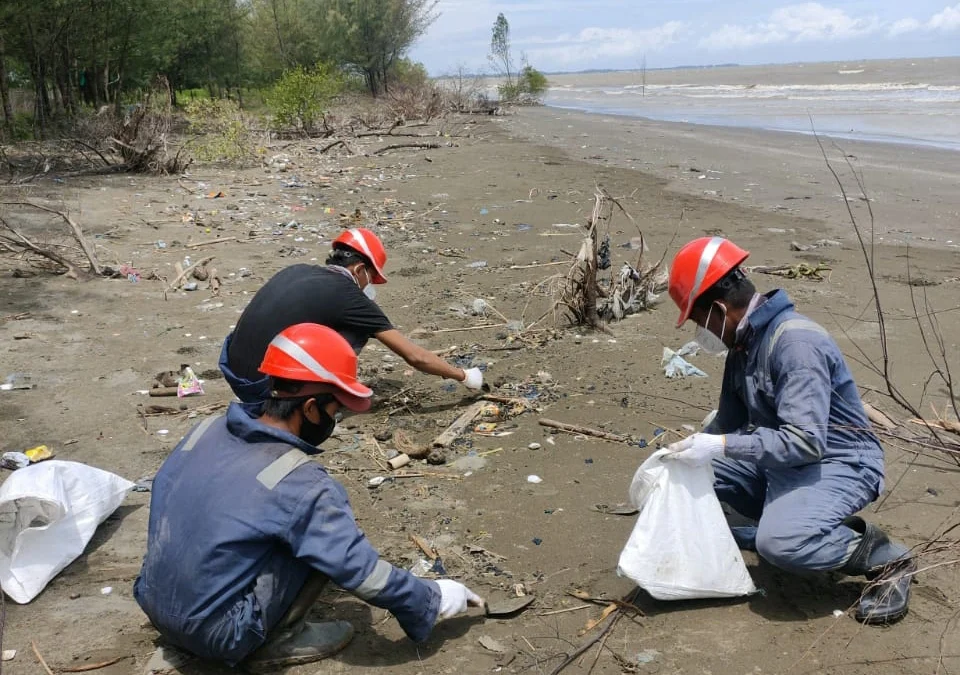 PERTAMINA KLAIM OIL SPILL DI PESISIR BUKAN DARI ONWJ