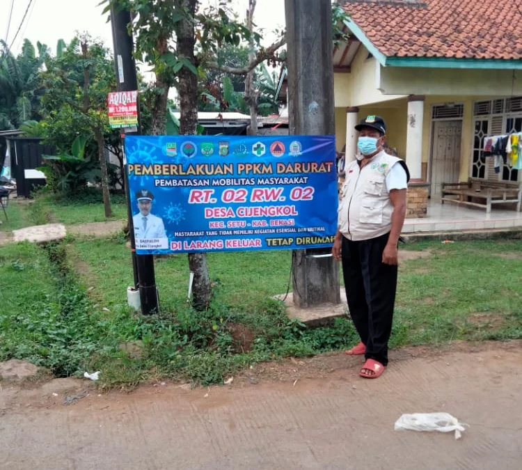 Lihat Spanduk Korona Layaknya Umbul-Umbul Agustusan