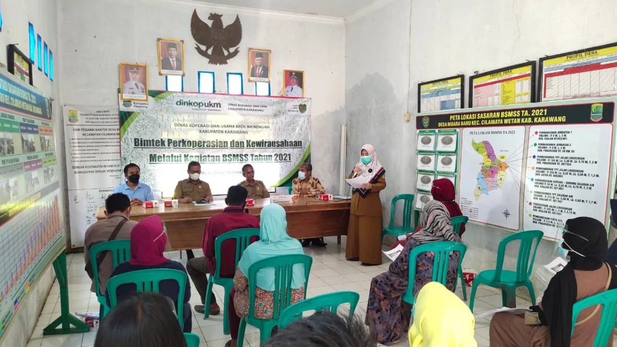 Dinkop UKM Karawang Latih Istri Nelayan Berwirausaha 