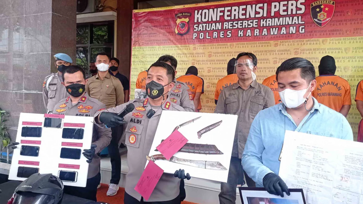 Dua Orang Kini Berstatus Buronan Polisi