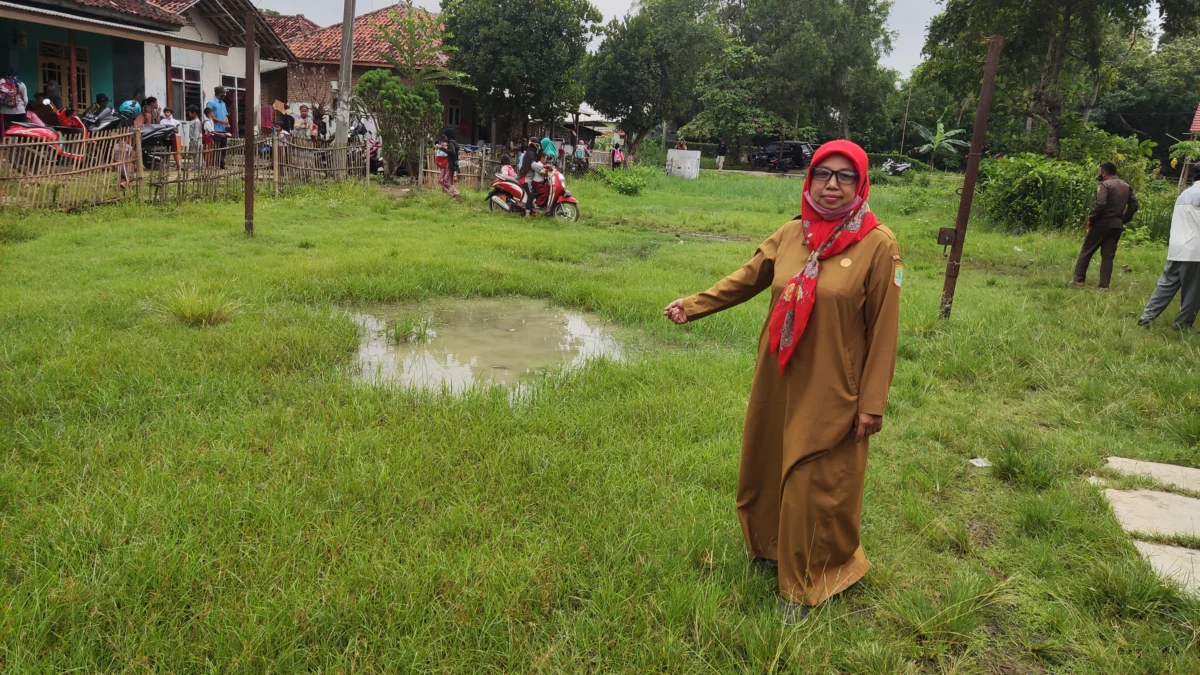 Kondisi SDN Cikalong 2 Memprihatinkan