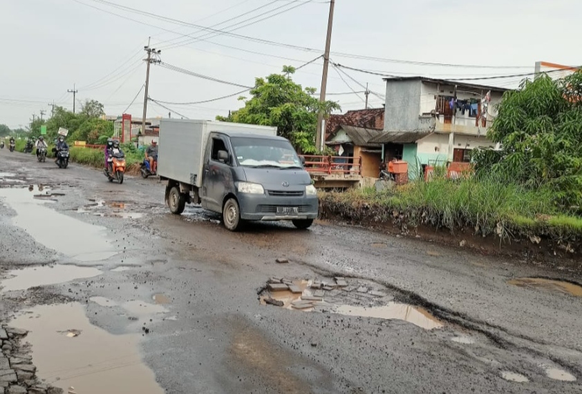 Jalan Rusak Tersebar di 61 Titik