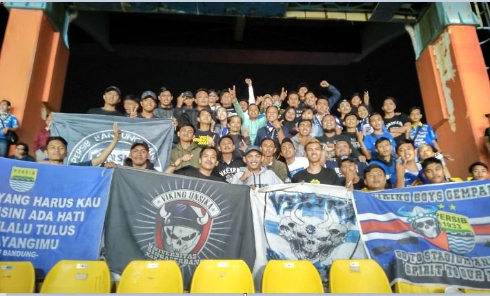 Persib Milangkala ke-89, Viking Karawang Doakan Juara