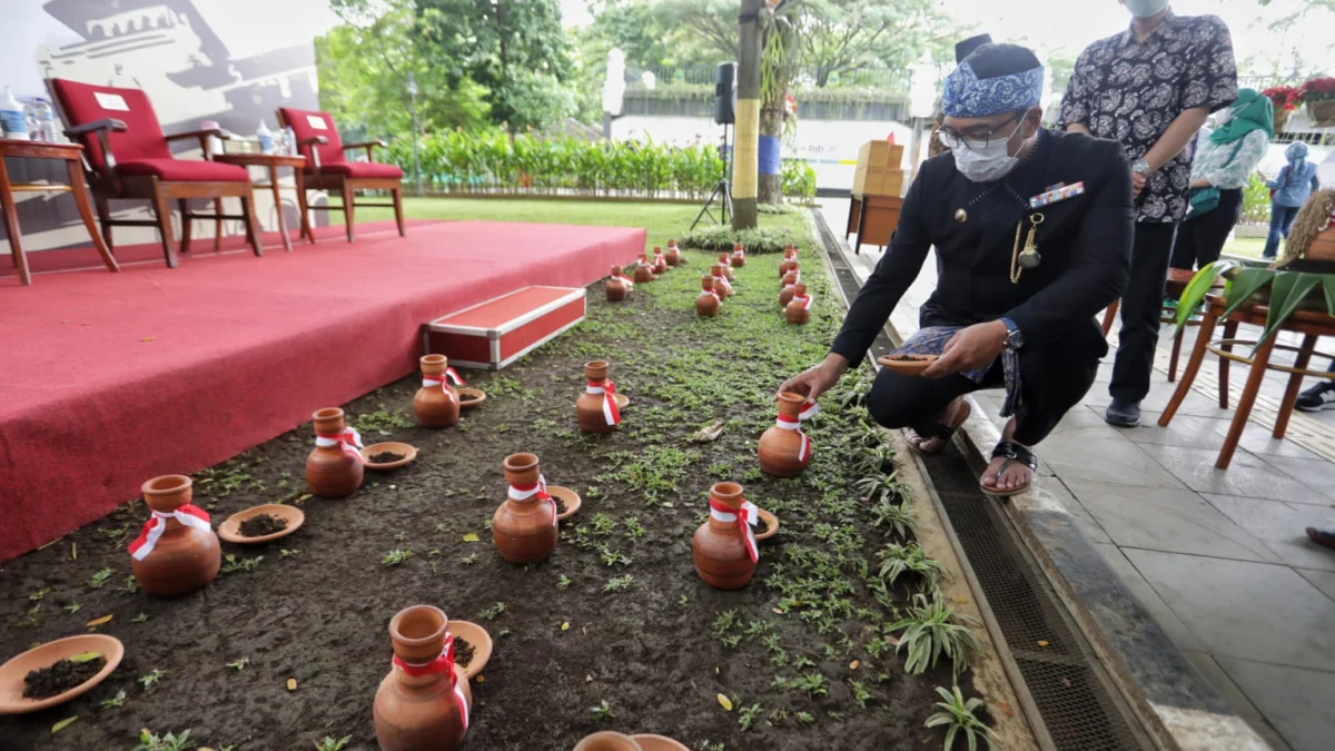 Jabar Himpun Tanah dan Air dari 27 Kabupaten untuk IKN, Ridwan Kamil Mau Titip ke Jokowi