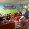 Melihat Kegiatan Penulisan Mushaf Al-Qur'an di SMAN 4 Karawang