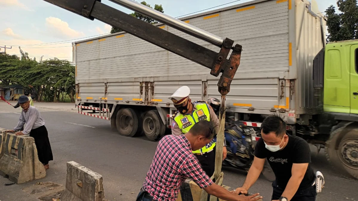 Seluruh Belokan yang Sempat Ditutup di Kota Karawang Kembali Dibuka