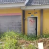 SERIBU RUMAH MURAH JOKOWI: BANGUNAN KOSONG, BANYAK ILALANG