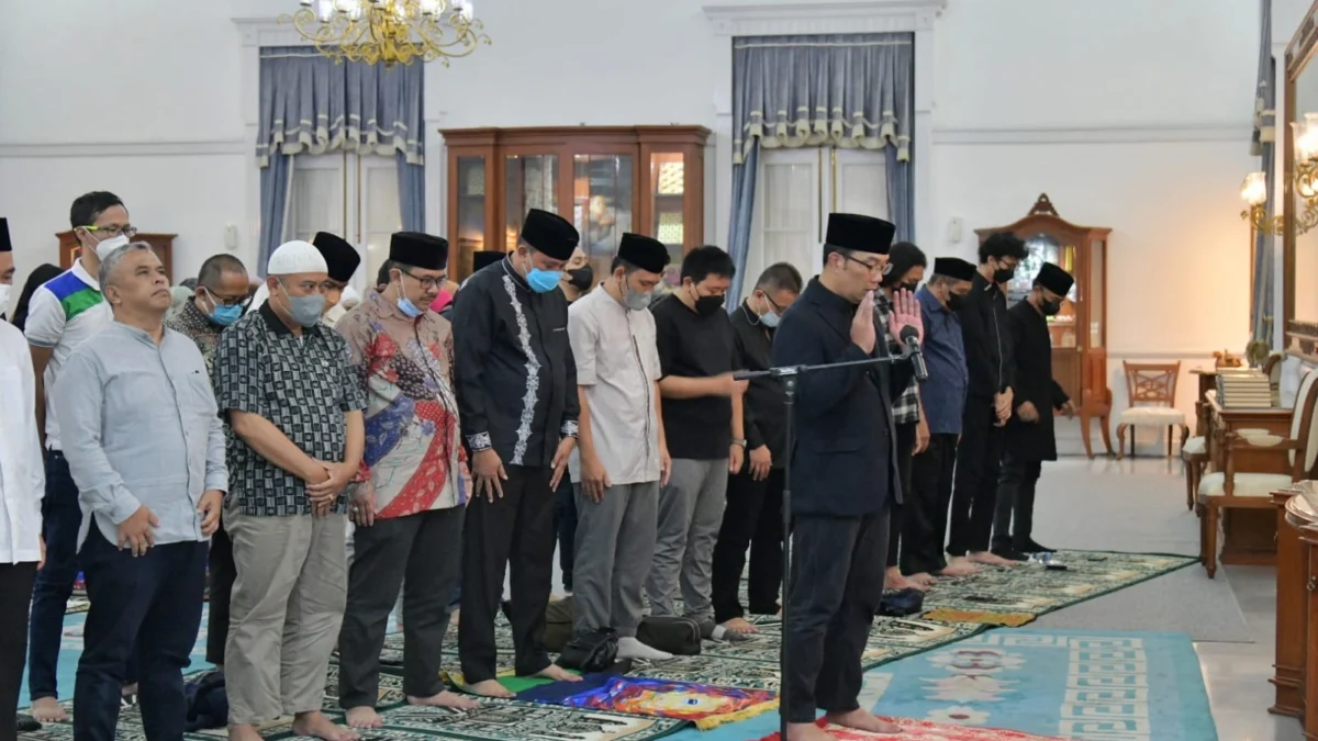 Agus Harimurti Yudhoyono Takziah ke Kediaman Gubernur Ridwan kamil