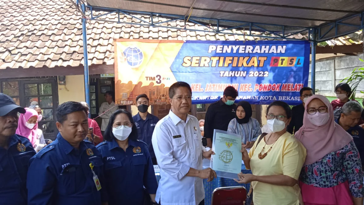 BPN Serahkan Ribuan PTSL di Jatimurni