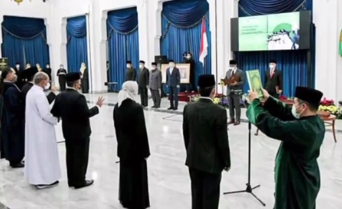 Penyederhanaan Birokrasi: Ridwan Kamil Lantik 864 PNS dalam Jabatan Fungsional