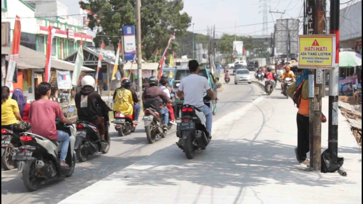 Kesemrawutan Kondisi Jalan Tegal Danas Dikeluhkan Masyarakat, DPRD Bekasi Terkesan Tutup Mata