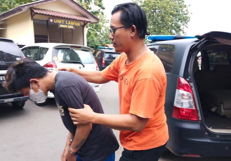 Modus Tilang, Polisi Gadungan Rampas Ponsel Pelajar