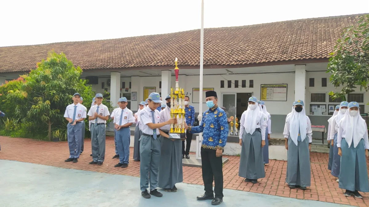 Paskibra SMAN 2 Telukjambe Timur Berprestasi