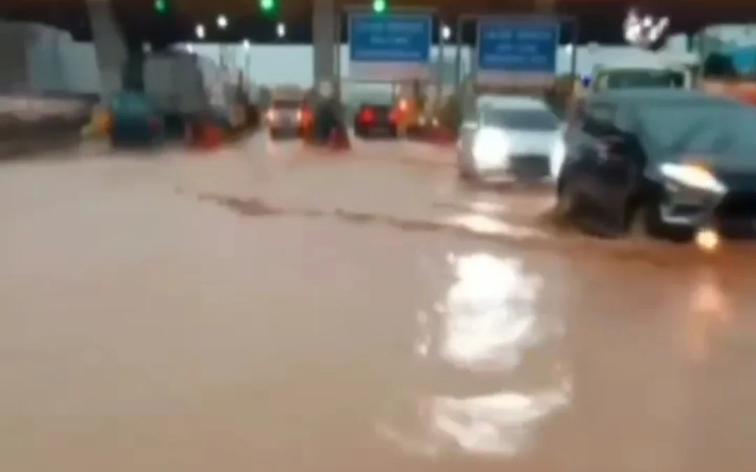 Dampak Proyek, Akses Gerbang Tol Sadang Banjir