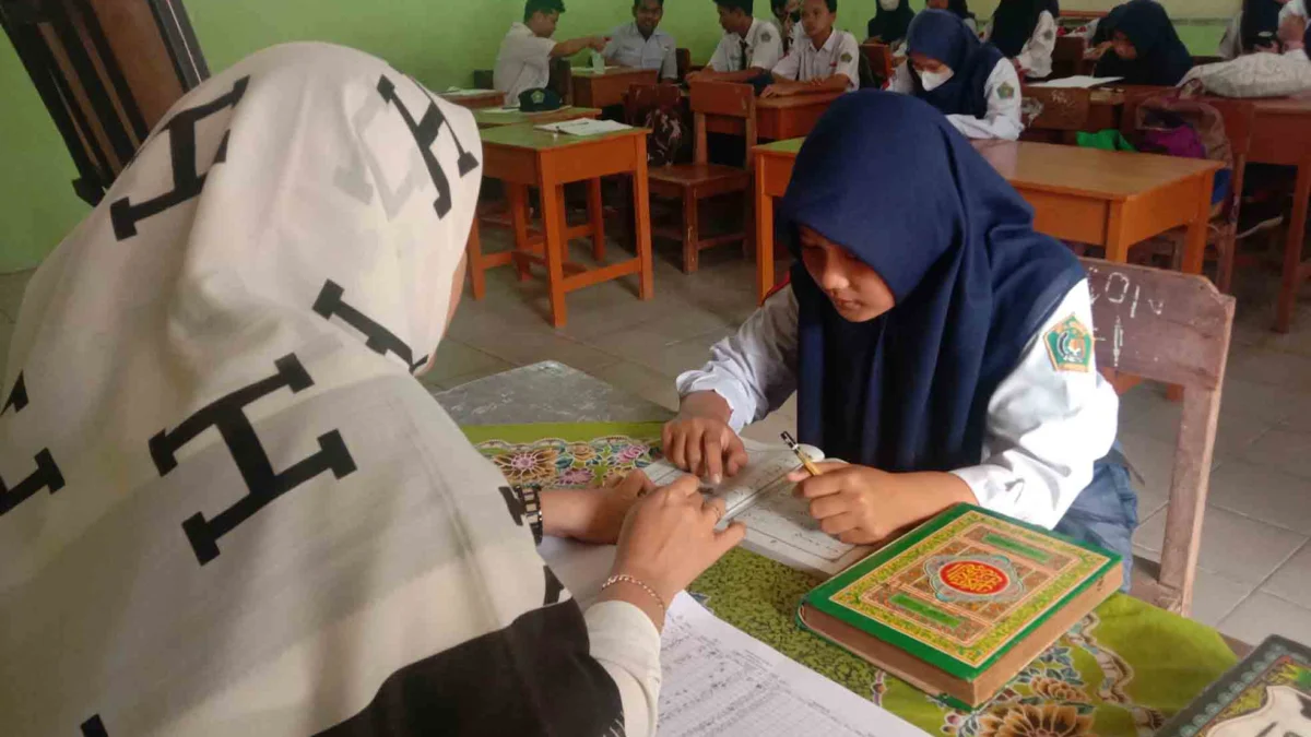 Pelajar MTSN 4 Karawang Wajibkan Bisa BTQ 