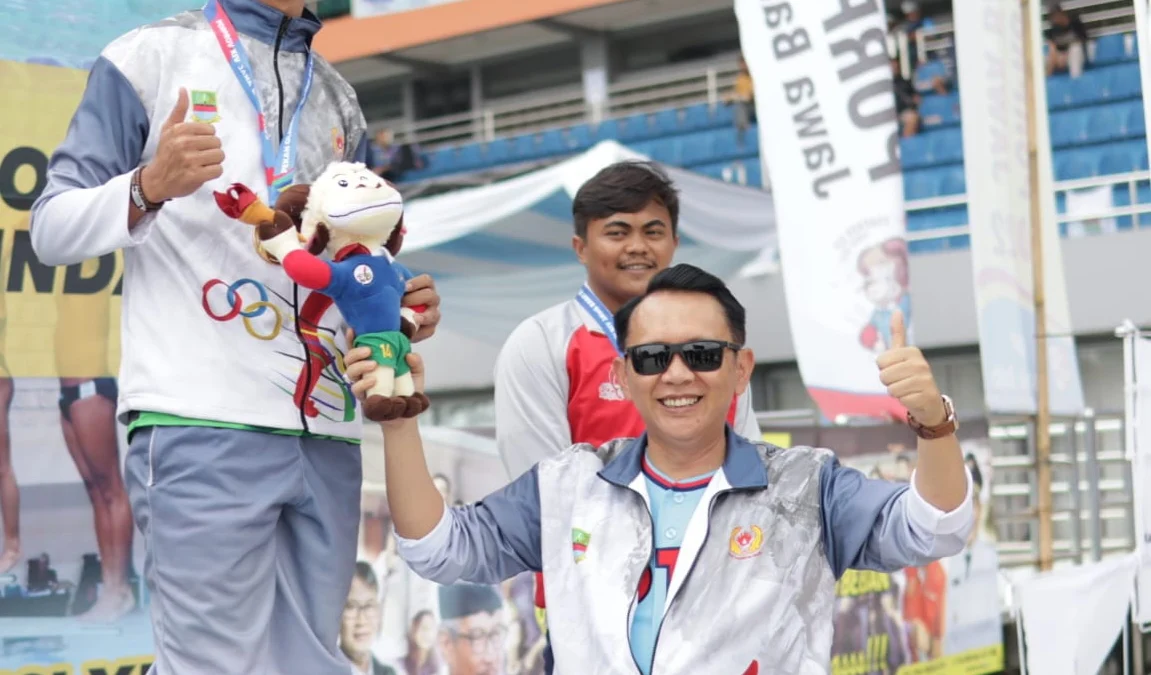 Atlet Loncat Hendra Setiawan Kembali Torehkan Emas Bagi Bekasi