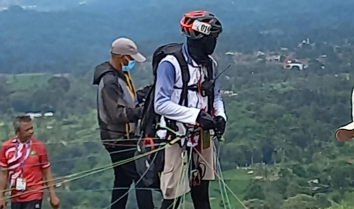 Keluarkan 12 Atlet Berbakat, Kabupaten Bekasi Siap Dominasi Cabor Paralayang