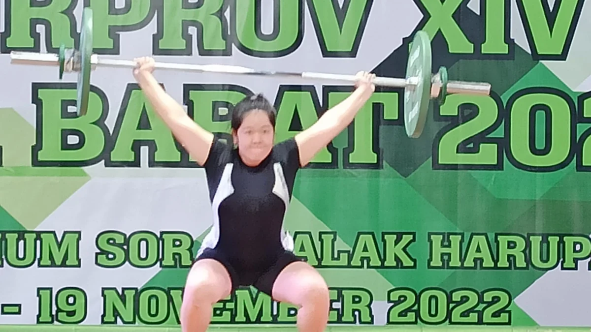 Lifter Angkat Besi Kelas 45 Kg Sumbang 1 Medali Emas 1 Medali Perak