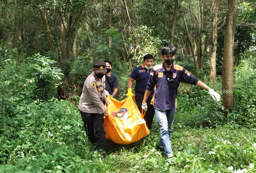 Pria ODGJ Ditemukan Membusuk di Kebun