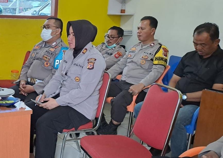 Hadiri Apel Zoom Dengan Kapolres Karawang, Kaposek Telagasari Minta Anggota Layani Masyarakat dengan Sepenuh Hati