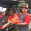 Christin Novalia Simanjuntak Beri Bantuan Korban Puting Beliung di Tambun Selatan