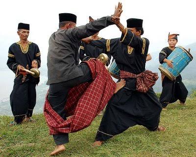 Sejarah dan Perkembangan Silat: Seni Bela Diri Tradisional Indonesia