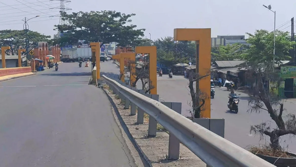 Tanaman di Jembatan Tegal Danas Mengering