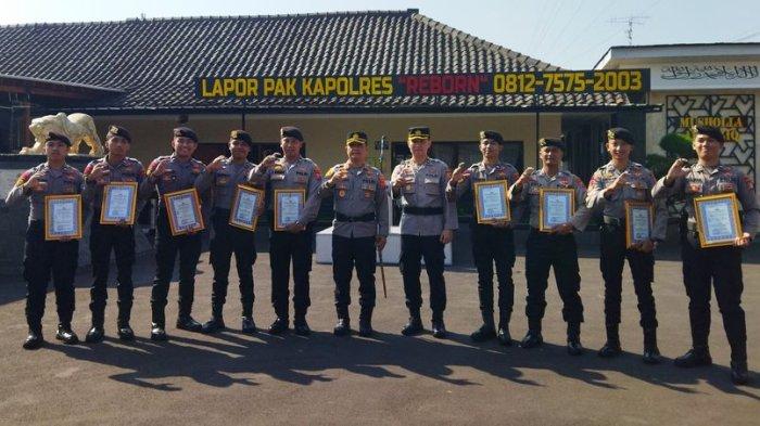 Aksi Kejar-Kejaran Polisi Hingga Terkena Sabetan Golok dari Pelaku Begal di Cimahi, Diguyur Penghargaan