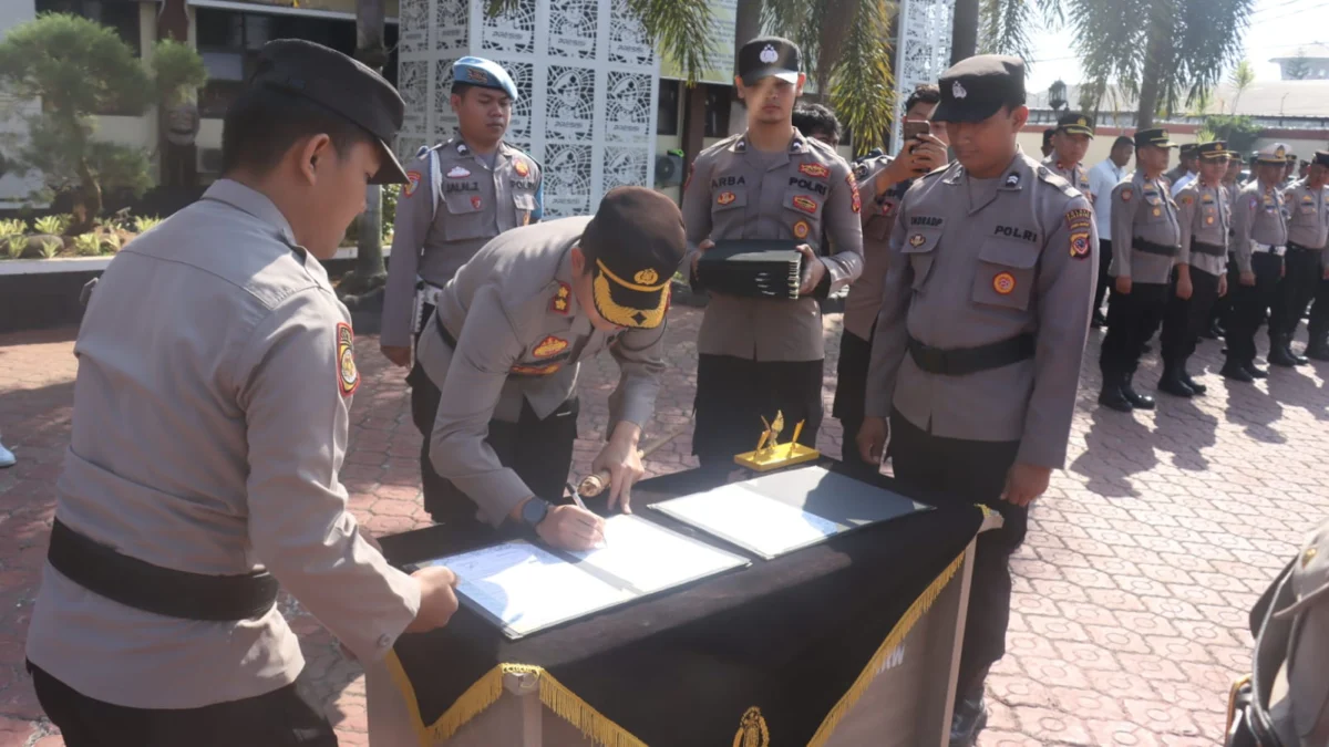 Polres Karawang Gelar Mutasi: Kabag SDM, Kasat Samapta, Kasat Lantas, Kapolsek Purwasari, Kapolsek Tirtajaya dan Kapolsek Ciampel