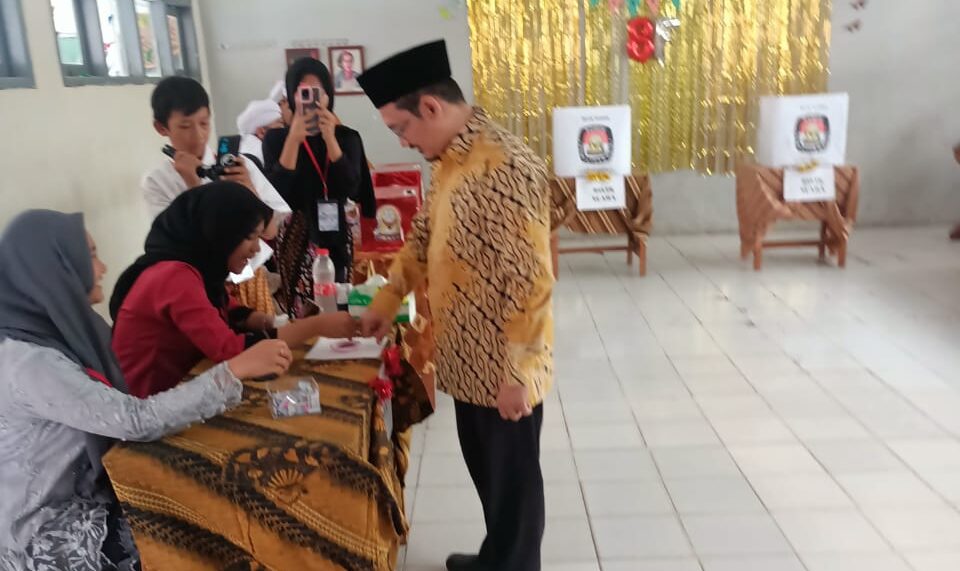 SMPN 6 Karawang Gelar Pemilihan Ketua OSIS Layaknya Pilpres