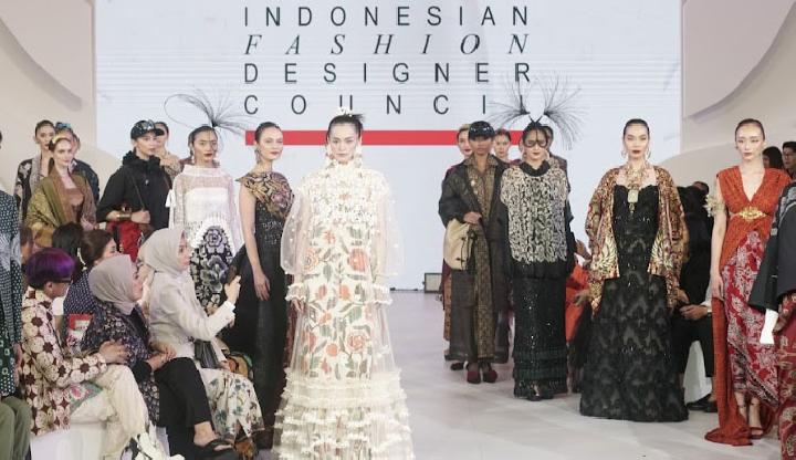 Di Indonesia 10 Merek Batik Terkenal Mendunia, Yang Pernah Tampil Di Majalah Internasional