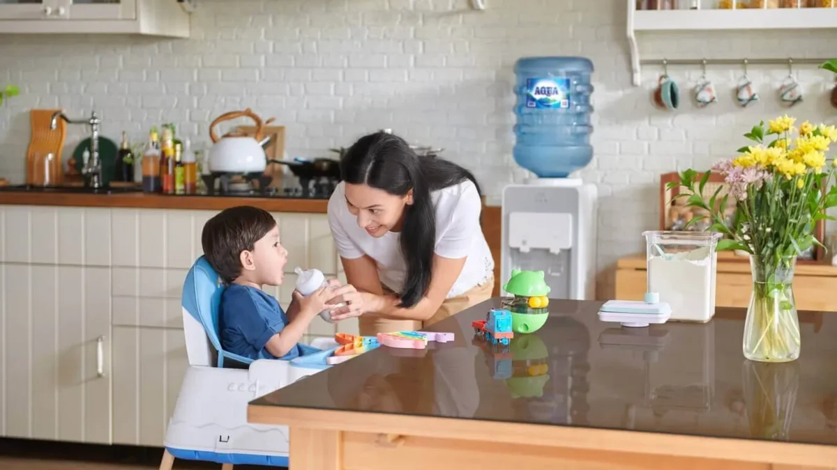 Jangan kasih Sembarang Air Minum pada Anak dan Balita! Ketahuilah Krikteria Air yang Baik untuk Si Kecil