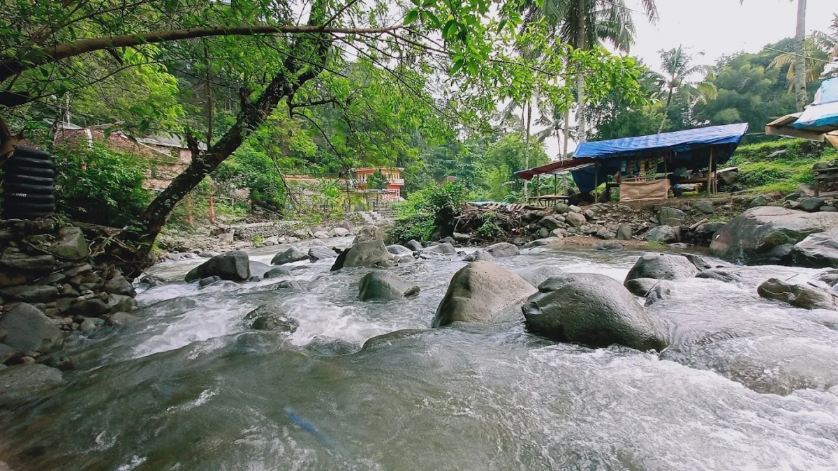 Karawang memiliki destinasi wisata yang penuh pesona dengan keindahan alam, budaya yang kaya, dan pesona sejarah.