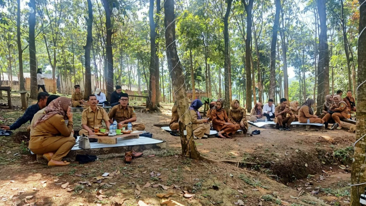 PLKB Karawang 'Membelah' Gunung Sanggabuana