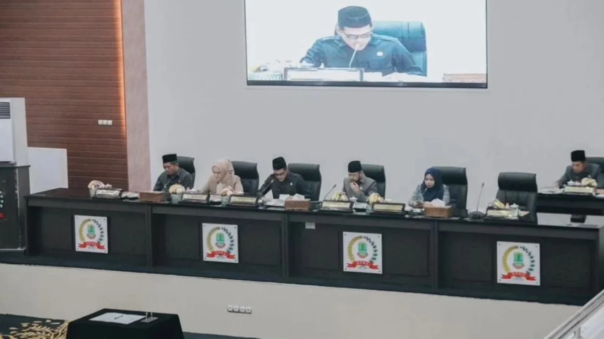 Sebelumnya, terdengar kabar mengenai pelaksanaan rapat paripurna DPRD Karawang dengan sejumlah agenda yang telah diumumkan kepada publik