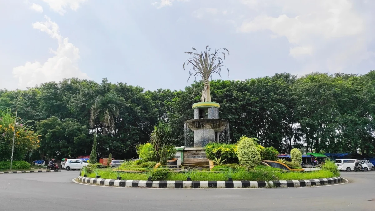 Salah satu destinasi liburan yang menarik adalah ke Karawang, sebuah kabupaten dengan identitas lumbung padi dan industri.