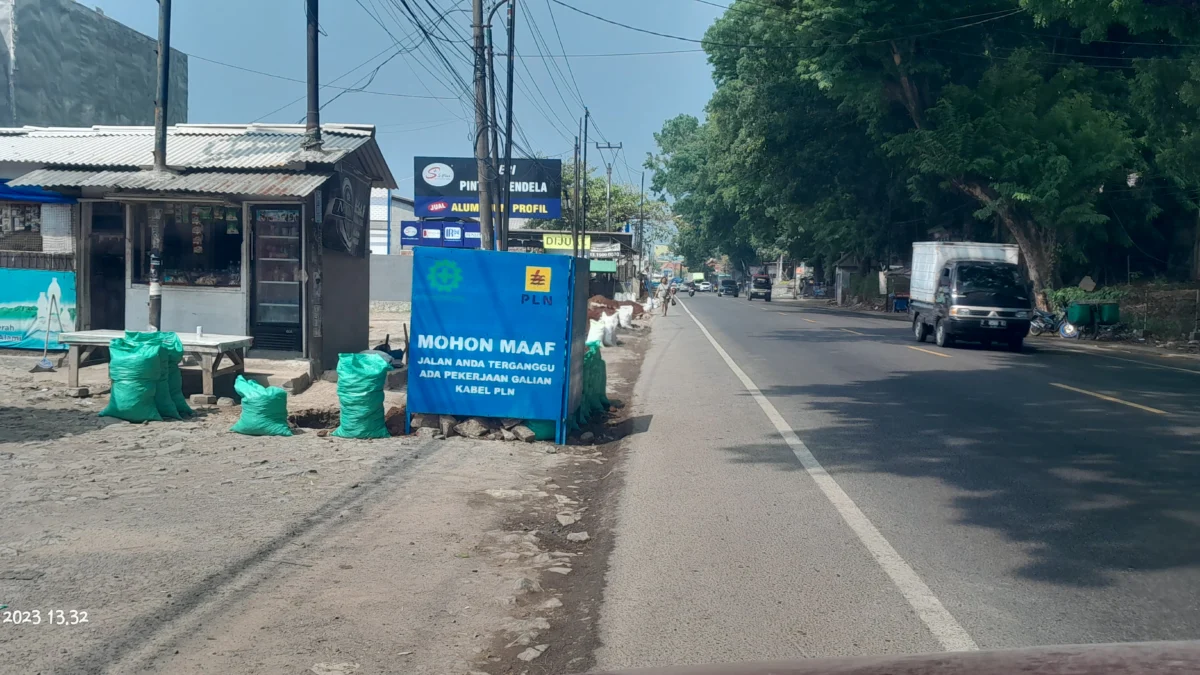 Proyek Galian Kabel PLN